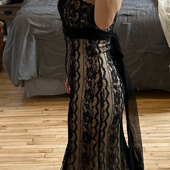 Beautiful prom dress - Picture 5 of 11